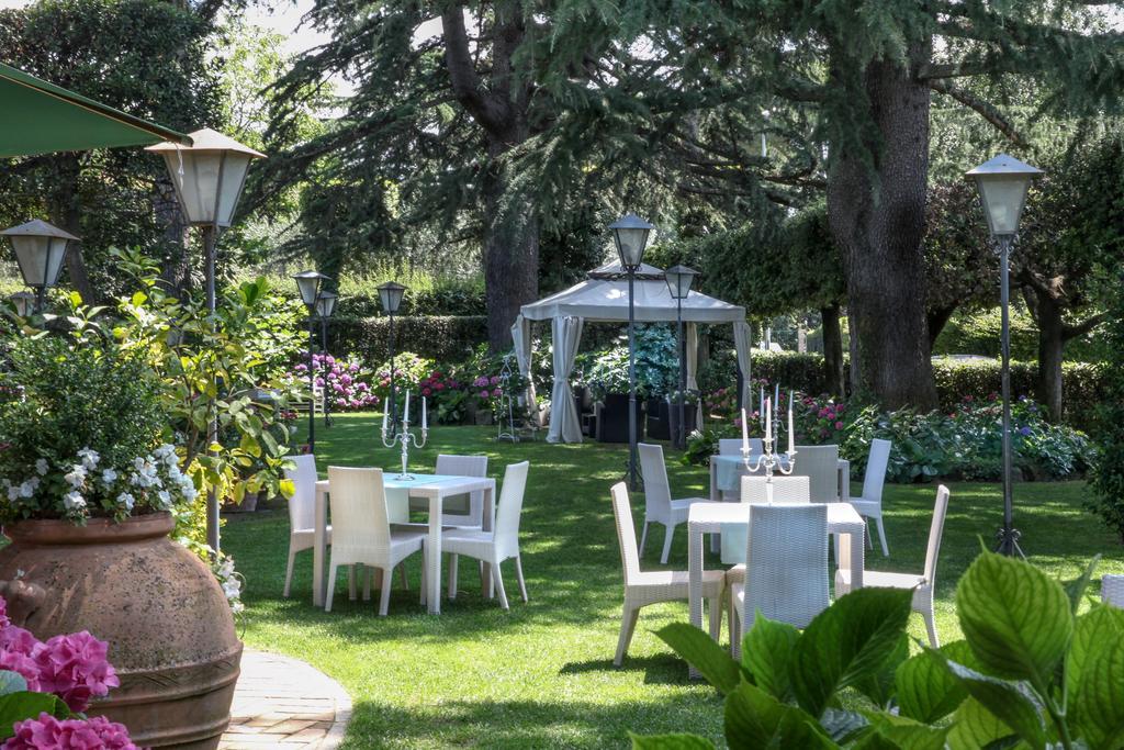Hotel La Locanda Dei Ciocca Grottaferrata Exterior foto