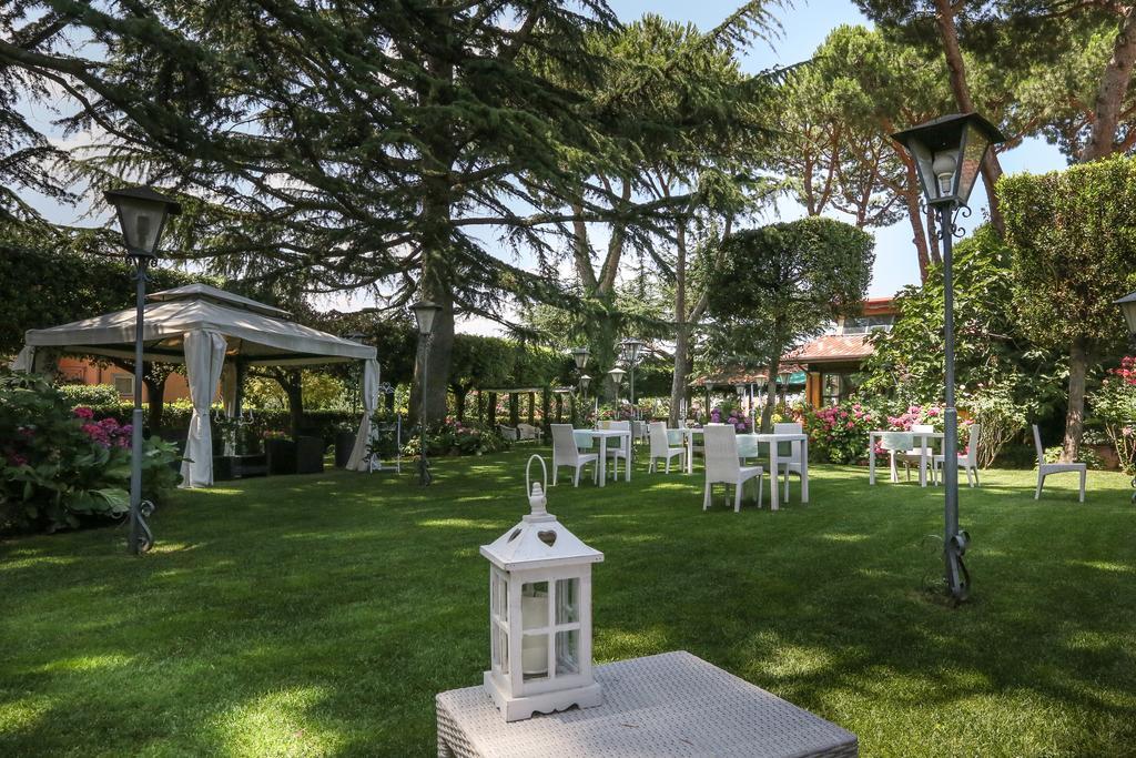 Hotel La Locanda Dei Ciocca Grottaferrata Exterior foto