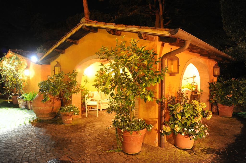 Hotel La Locanda Dei Ciocca Grottaferrata Exterior foto